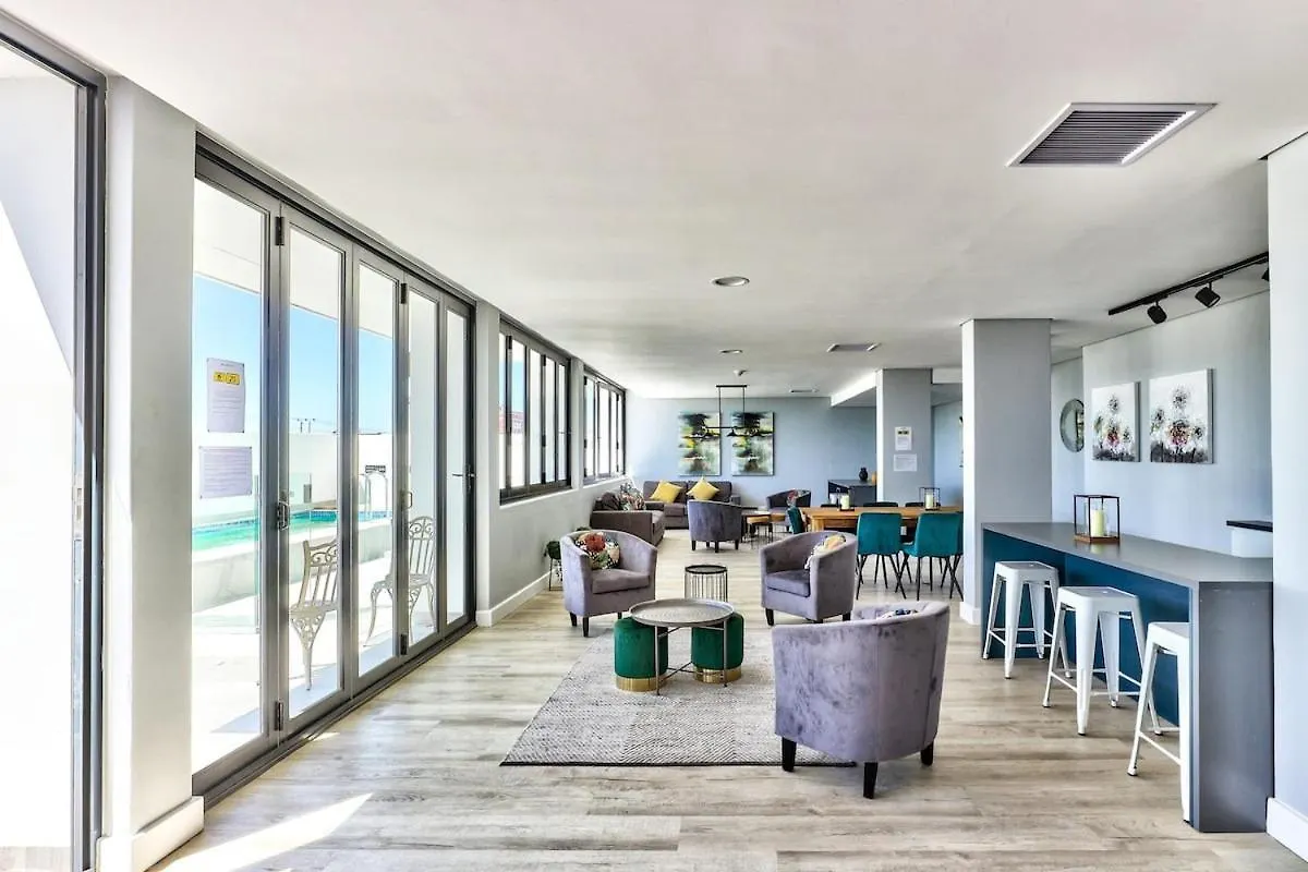 Woodstock Gem: Mountain Views Pool Access Apartment Cape Town South Africa