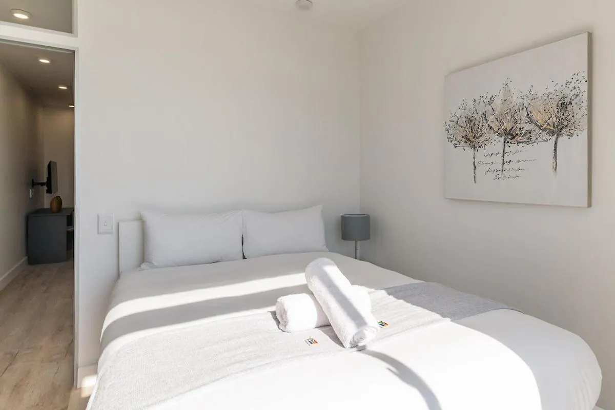 Woodstock Gem: Mountain Views Pool Access Apartment Cape Town South Africa